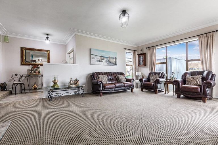 Photo of property in 106 Everglade Drive, Totara Heights, Auckland, 2105