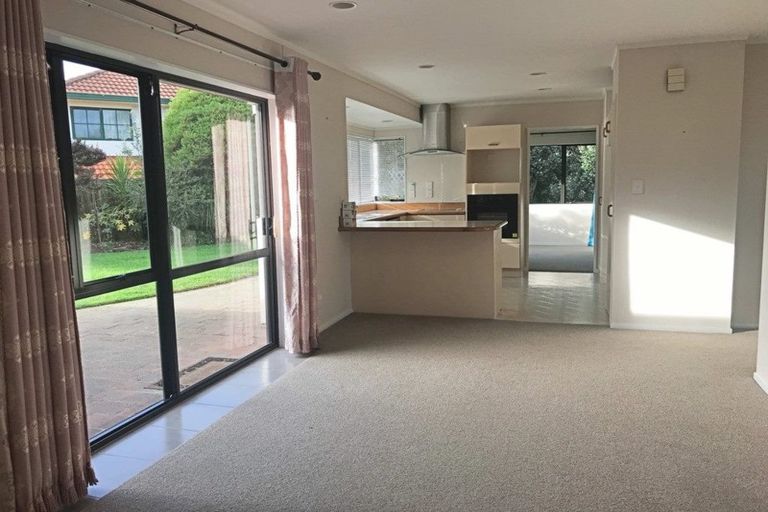 Photo of property in 11 Chiania Place, Somerville, Auckland, 2014