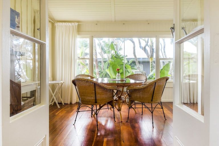 Photo of property in 27 Bournemouth Terrace, Murrays Bay, Auckland, 0630