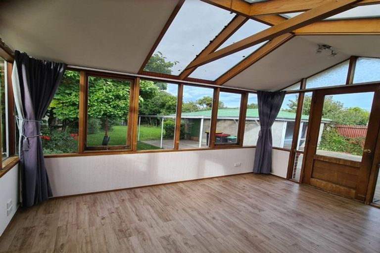 Photo of property in 5 Wyatt Place, Russley, Christchurch, 8042