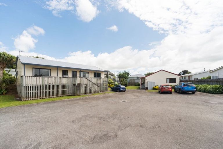 Photo of property in 1-6 Arli Court, Hokowhitu, Palmerston North, 4410