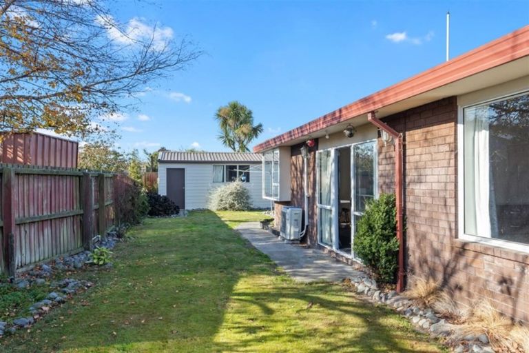 Photo of property in 2/12 Glenbyre Place, Bromley, Christchurch, 8062