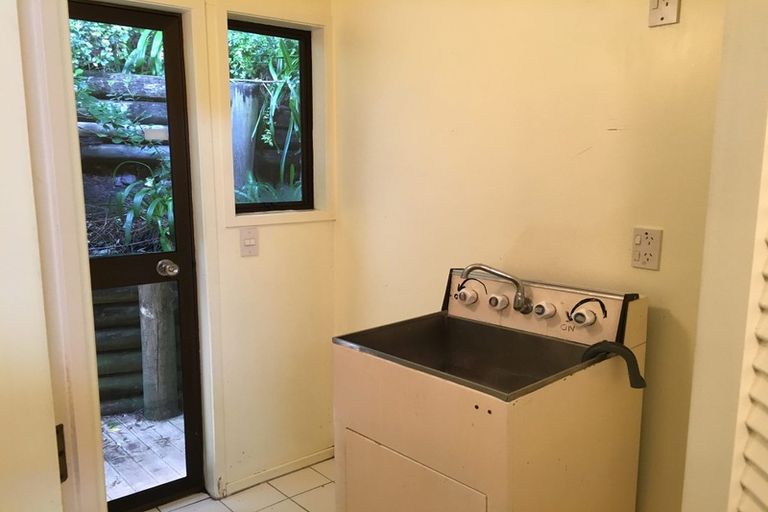 Photo of property in 86 Hattaway Avenue, Bucklands Beach, Auckland, 2012