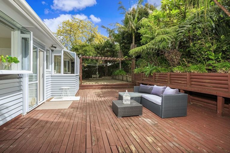 Photo of property in 1/33 Hythe Terrace, Mairangi Bay, Auckland, 0630