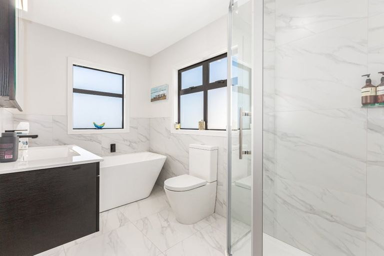 Photo of property in 41b Queen Charlotte Drive, Aotea, Porirua, 5024