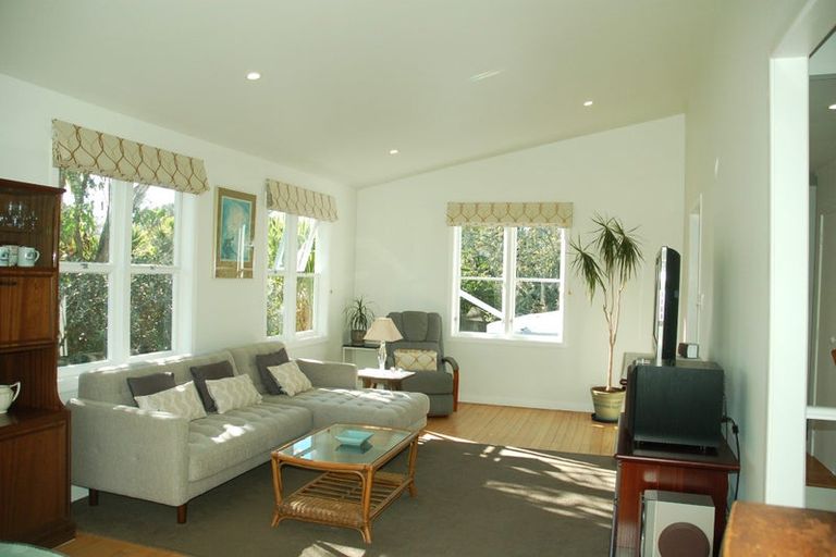 Photo of property in 28 James Mcleod Road, Shelly Beach, Helensville, 0874