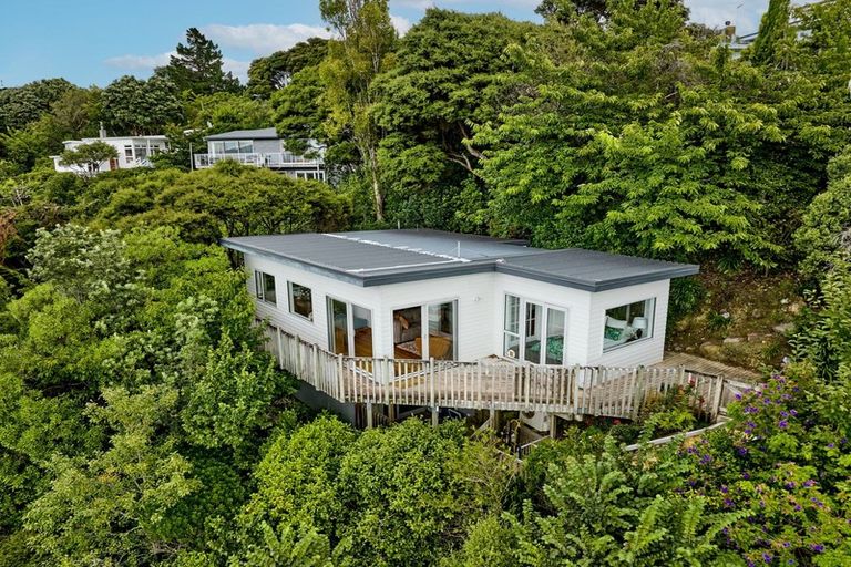 Photo of property in 72 Paremata Road, Paremata, Porirua, 5024