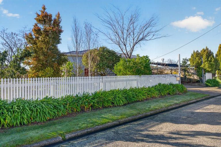 Photo of property in 17 Naples Street, Martinborough, 5711