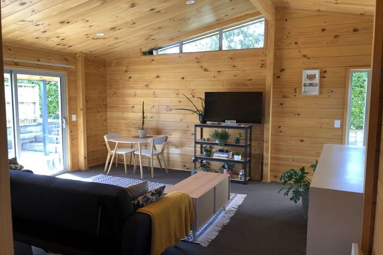 Photo of property in 1/220 Huatoki Street, Upper Vogeltown, New Plymouth, 4310