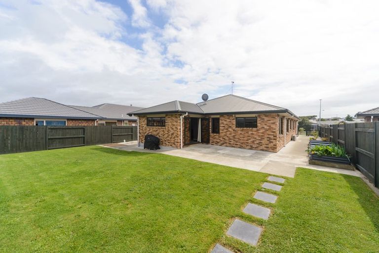 Photo of property in 46 Peter Hall Drive, Kelvin Grove, Palmerston North, 4414