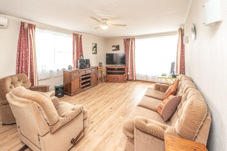 Photo of property in 14 Fergusson Street, Marton, 4710