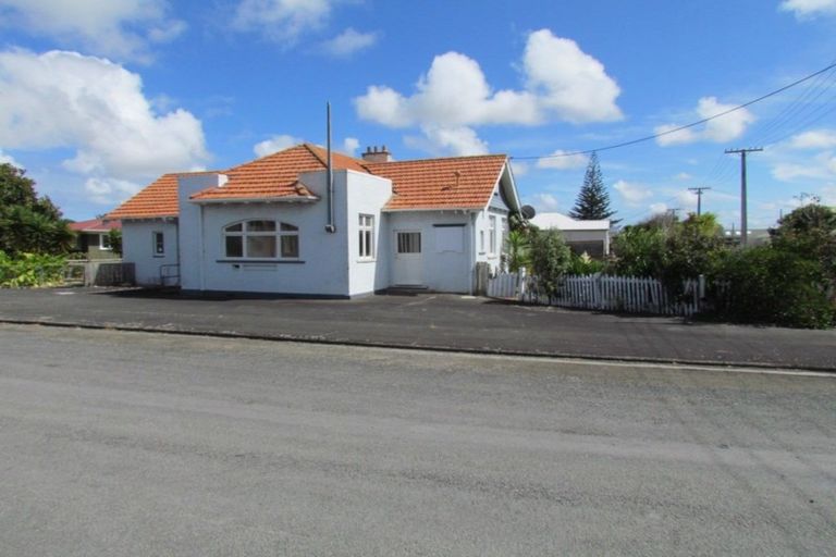 Photo of property in 14 Ruawai Wharf Road, Ruawai, 0530