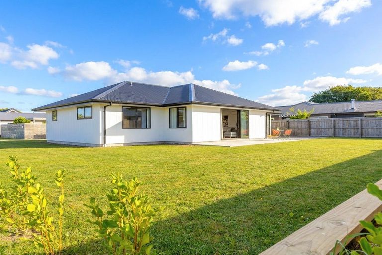 Photo of property in 15 Farley Avenue, Greytown, 5712