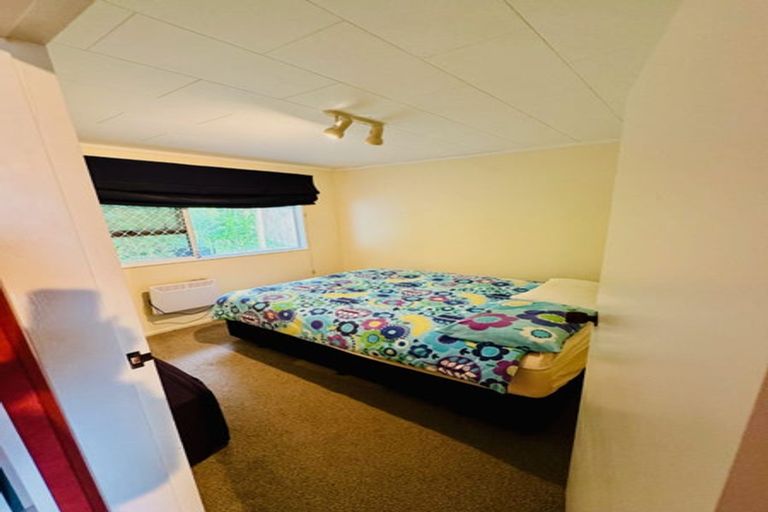 Photo of property in 17 Old Coach Road, Johnsonville, Wellington, 6037