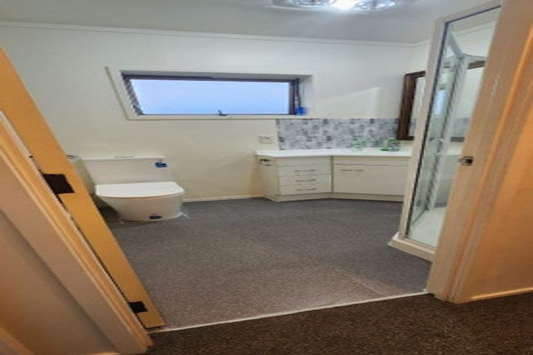 Photo of property in 1/190 Coronation Road, Hillcrest, Auckland, 0627