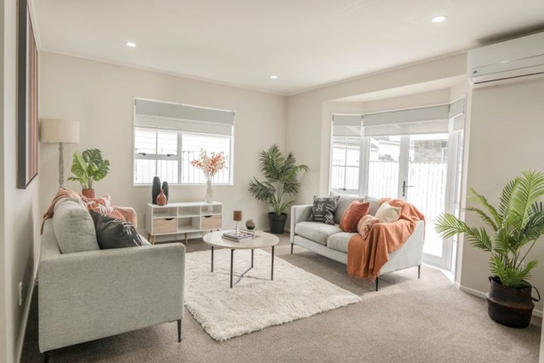 Photo of property in 2/45 Great South Road, Papakura, 2110