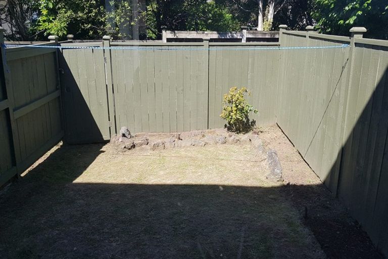 Photo of property in 6/5 Aratonga Avenue, Greenlane, Auckland, 1051