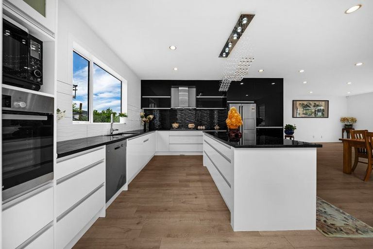 Photo of property in 110 Keri Vista Rise, Papakura, 2110