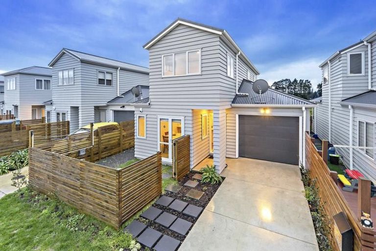 Photo of property in 13 Divide Loop, Takanini, 2112