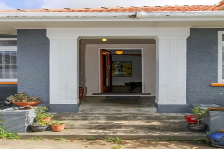 Photo of property in 2 Norman Street, Lower Vogeltown, New Plymouth, 4310