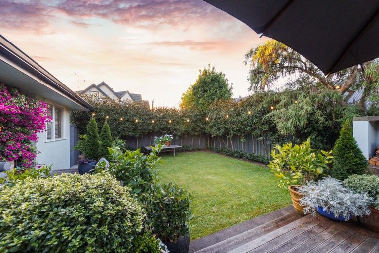 Photo of property in 98 Jickell Street, Hokowhitu, Palmerston North, 4410