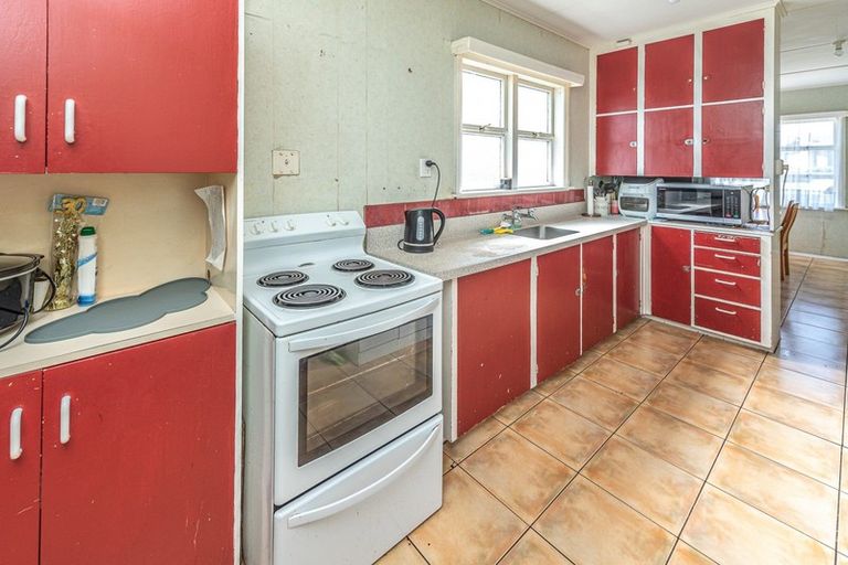 Photo of property in 9 Cornfoot Street, Castlecliff, Whanganui, 4501