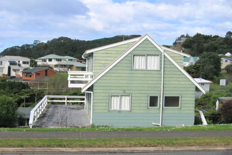 Photo of property in 211 Russell Bruce Place, Onemana, Whangamata, 3691
