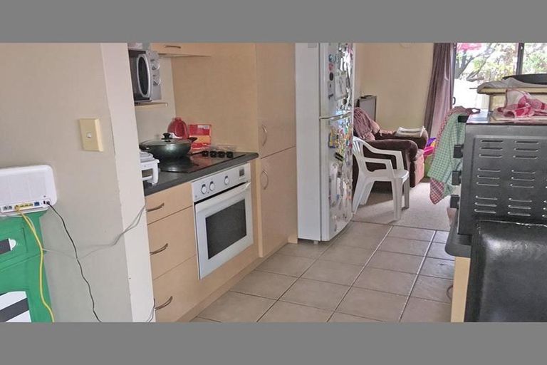 Photo of property in 1/4 Charlenne Close, Ranui, Auckland, 0612