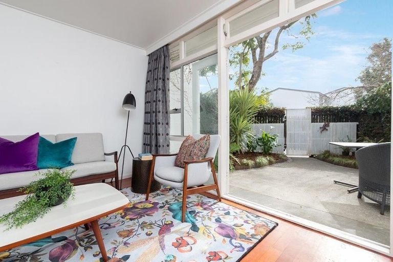 Photo of property in 2/55a Hepburn Street, Freemans Bay, Auckland, 1011
