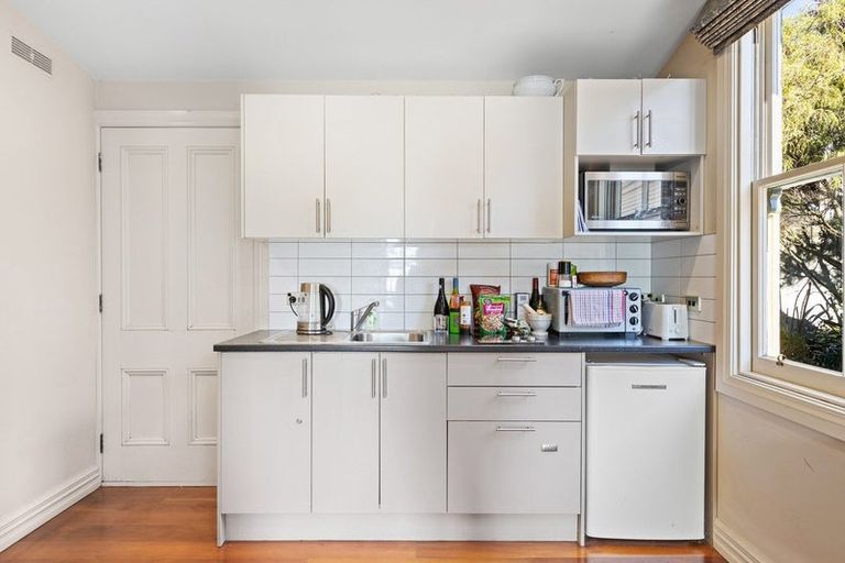 Photo of property in 5 Tonks Grove, Te Aro, Wellington, 6011