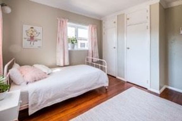 Photo of property in 5 Jillett Street, Titahi Bay, Porirua, 5022