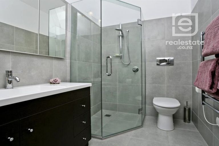 Photo of property in 11a Maleme Avenue, Belmont, Auckland, 0622