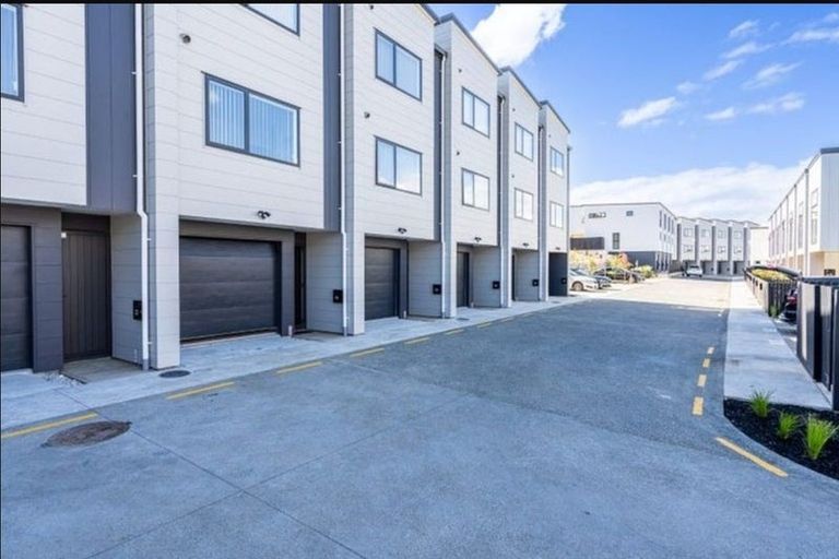 Photo of property in 26 Tukari Lane, Mangere Bridge, Auckland, 2022