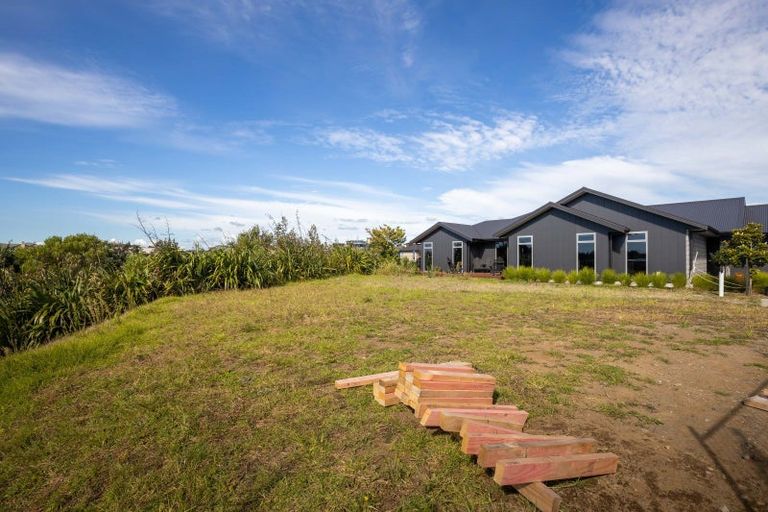 Photo of property in 10 Kakariki Lane, Waiwhakaiho, New Plymouth, 4312