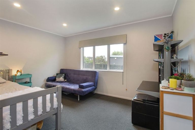 Photo of property in 25 Crispe Road, Clarks Beach, 2122