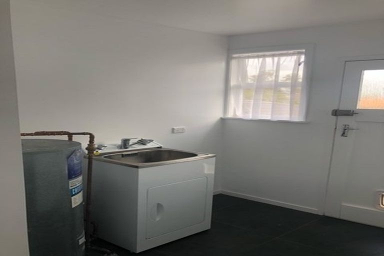 Photo of property in 11 Kotuku Street, Te Atatu Peninsula, Auckland, 0610