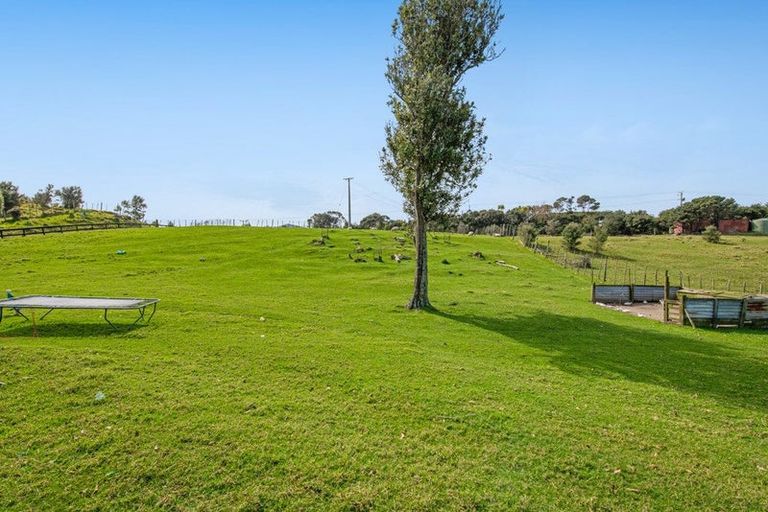 Photo of property in 211 Wilson Road, South Head, Helensville, 0874