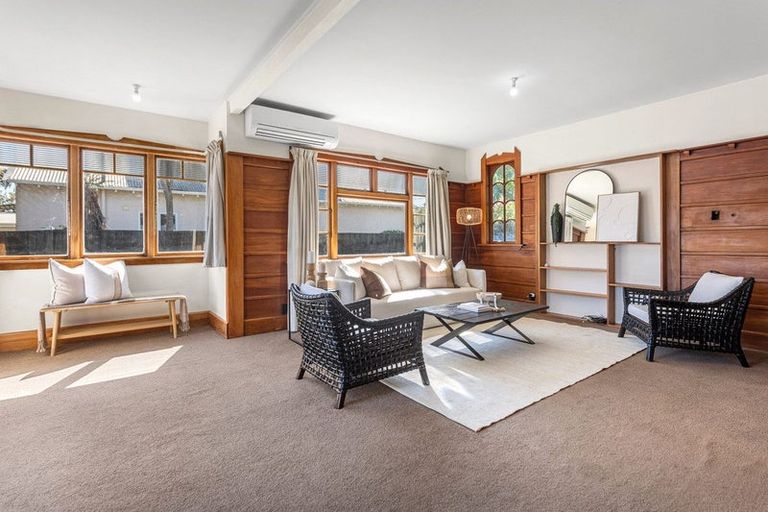 Photo of property in 35 Wilsons Road, Saint Martins, Christchurch, 8022