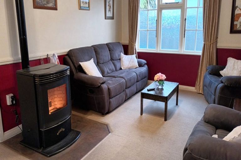 Photo of property in 9 Gladstone Street, Westport, 7825