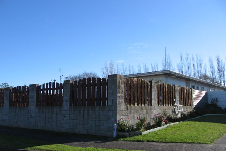 Photo of property in 6a Purdie Place, Milson, Palmerston North, 4414