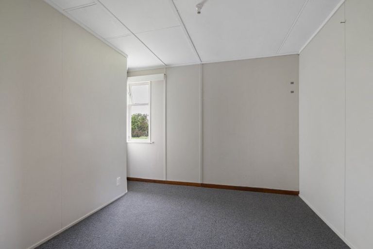 Photo of property in 16 Gordon Terrace, Hunterville, 4730