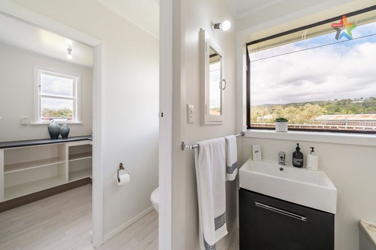 Photo of property in 20 Charles Street, Clouston Park, Upper Hutt, 5018