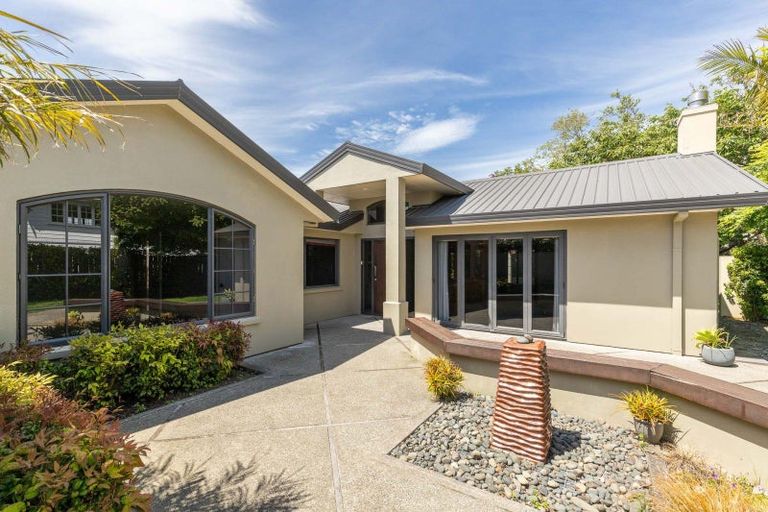 Photo of property in 3c Kinross Drive, Merrilands, New Plymouth, 4312