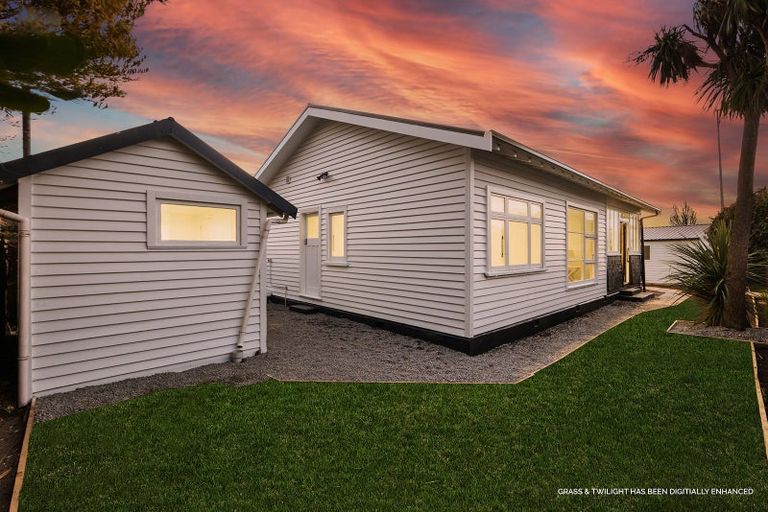 Photo of property in 186 Wainoni Road, Avondale, Christchurch, 8061