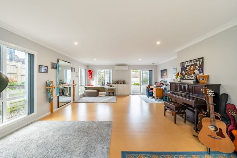 Photo of property in 21 Flotilla Place, Whitby, Porirua, 5024