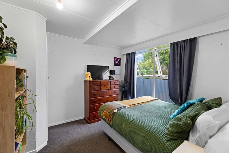 Photo of property in 33 Sutherland Crescent, Westbrook, Palmerston North, 4412