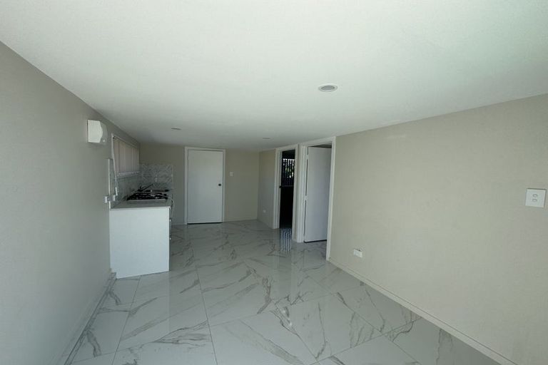 Photo of property in 4 Convair Crescent, Mangere, Auckland, 2022
