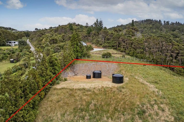 Photo of property in 35 Spikes Way, Whitianga, 3510