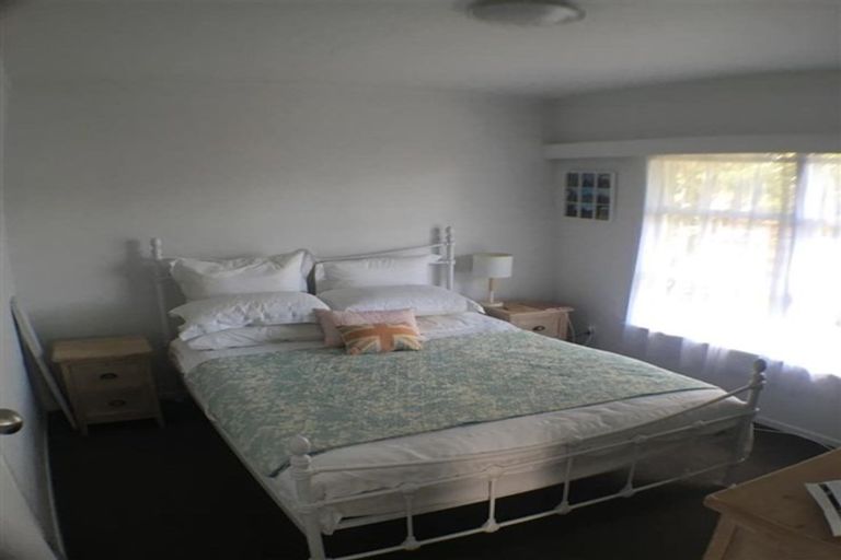 Photo of property in 26 Evelyn Place, Hillcrest, Auckland, 0627