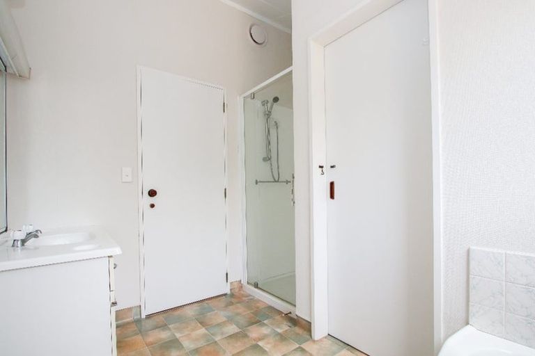 Photo of property in 50 Shakespeare Street, Leamington, Cambridge, 3432